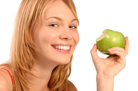 Cómo mantener los dientes blancos: Consejos Naturales